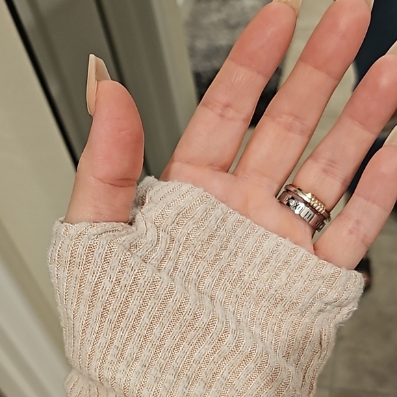 Cream V-Neck Long Sleeve Oversized Sweatshirt - Picture 7 of 8